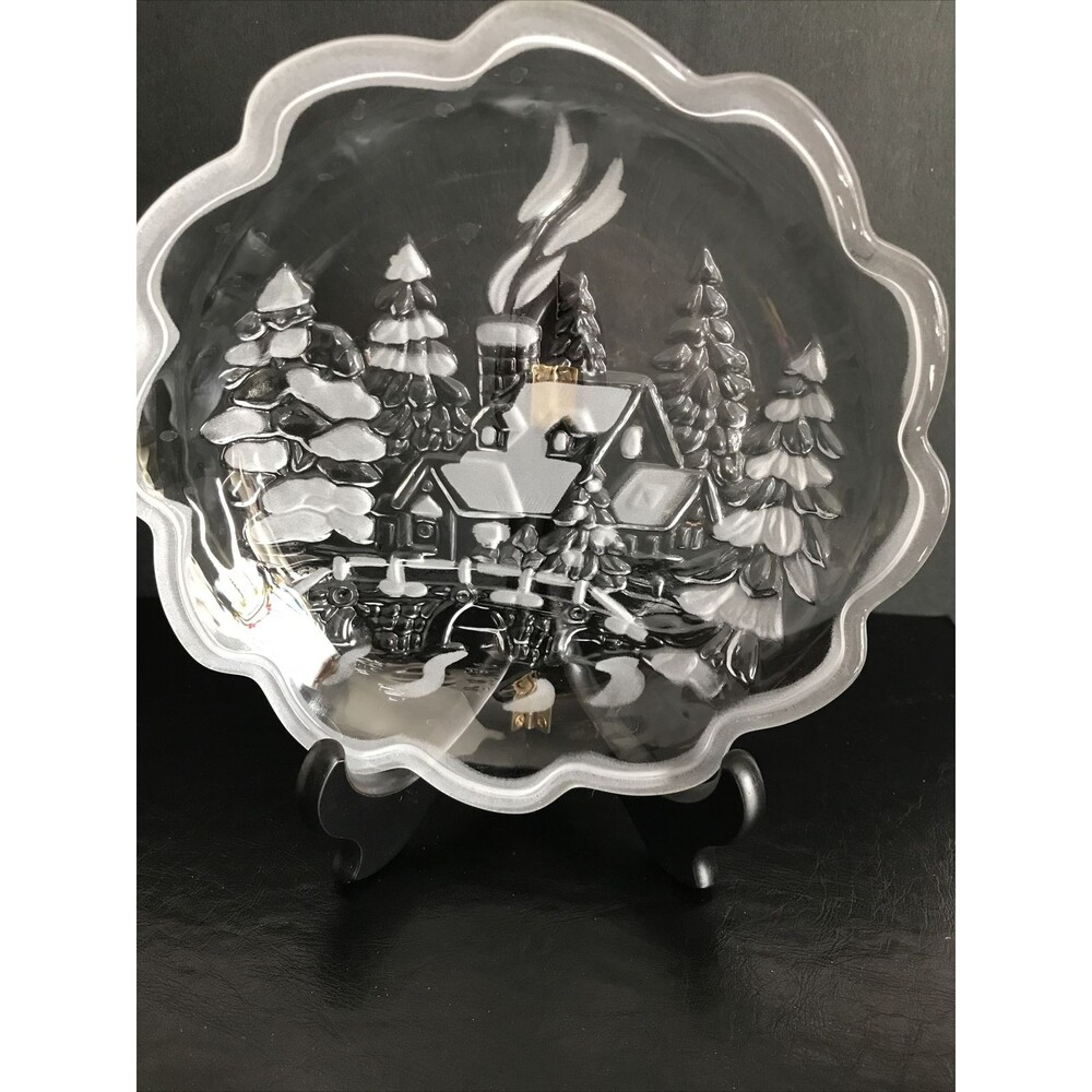 Mikasa  Celebrations Winter Wonderland/Cabin/Etched Dish
